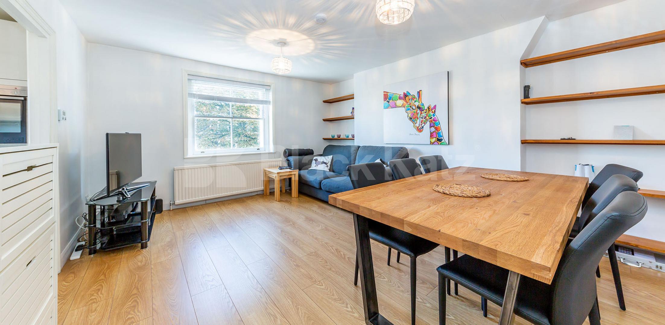 			LET!, 2 Bedroom, 1 bath, 1 reception Flat			 Oval Road, CAMDEN / REGENTS PARK